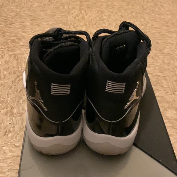 Jordan 11 jubilee size 9 - Picture 4 of 5